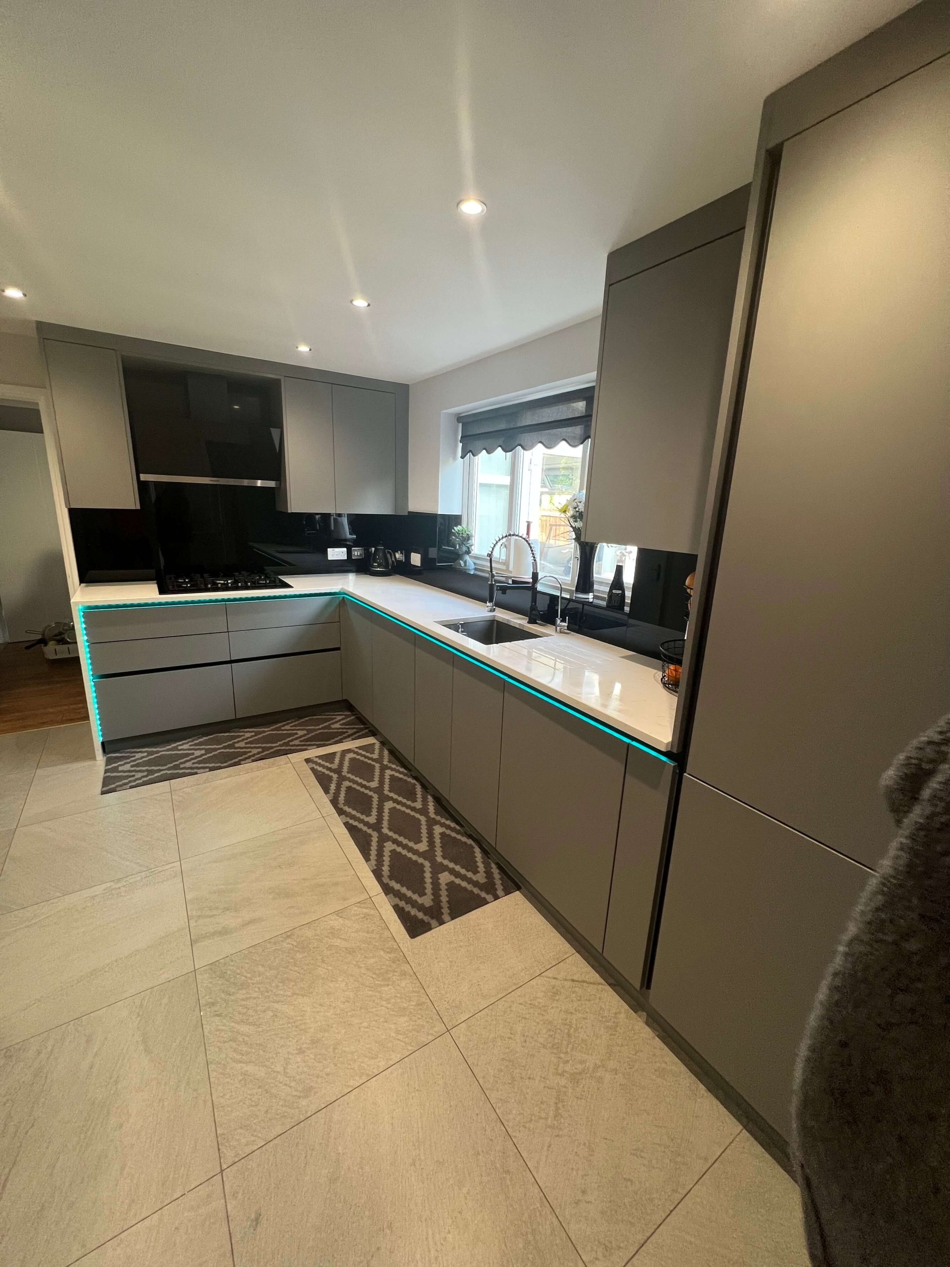 saggu-kitchens-bedrooms-england-united-kingdom-modern-kitchen-7